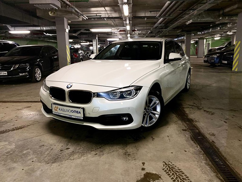 BMW 3ER 318i AT 2018   
